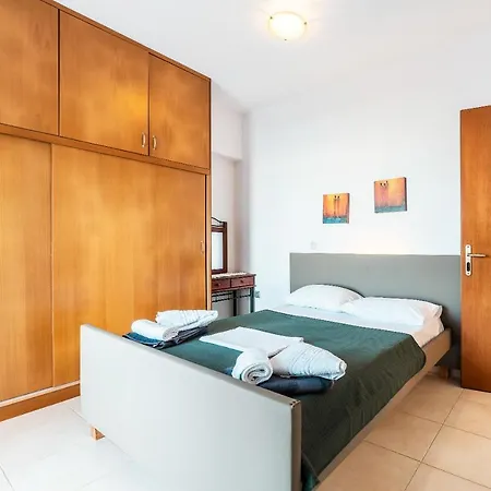 Blue Pearl 1 * Apolakkiá